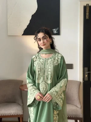 pastel-pista-with-soft-embroidery